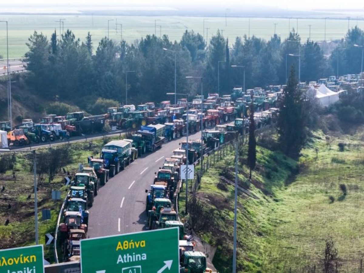 Χριστουγεννιάτικη επιστροφή μετ´ εμποδίων ^ Κάνουν πίσω τα μπλόκα που ήθελαν τον διάλογο μετά τις επιθέσεις που δέχθηκαν